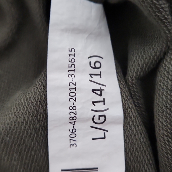 Kaki Green Queen Shirt - Picture 3 of 3